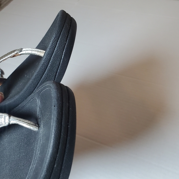 FitFlop The Shiny Silver Reptile Thong Flip Flops Sandals 350-011 Womens SZ 7 - Picture 5 of 9